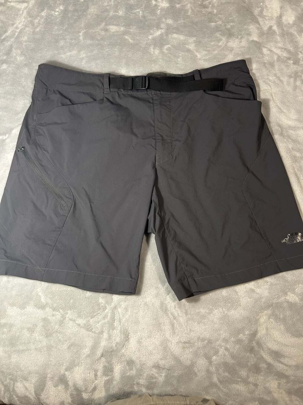 The North Face Men's Charcoal Gray Belted Hiking Utility Shorts Size 40